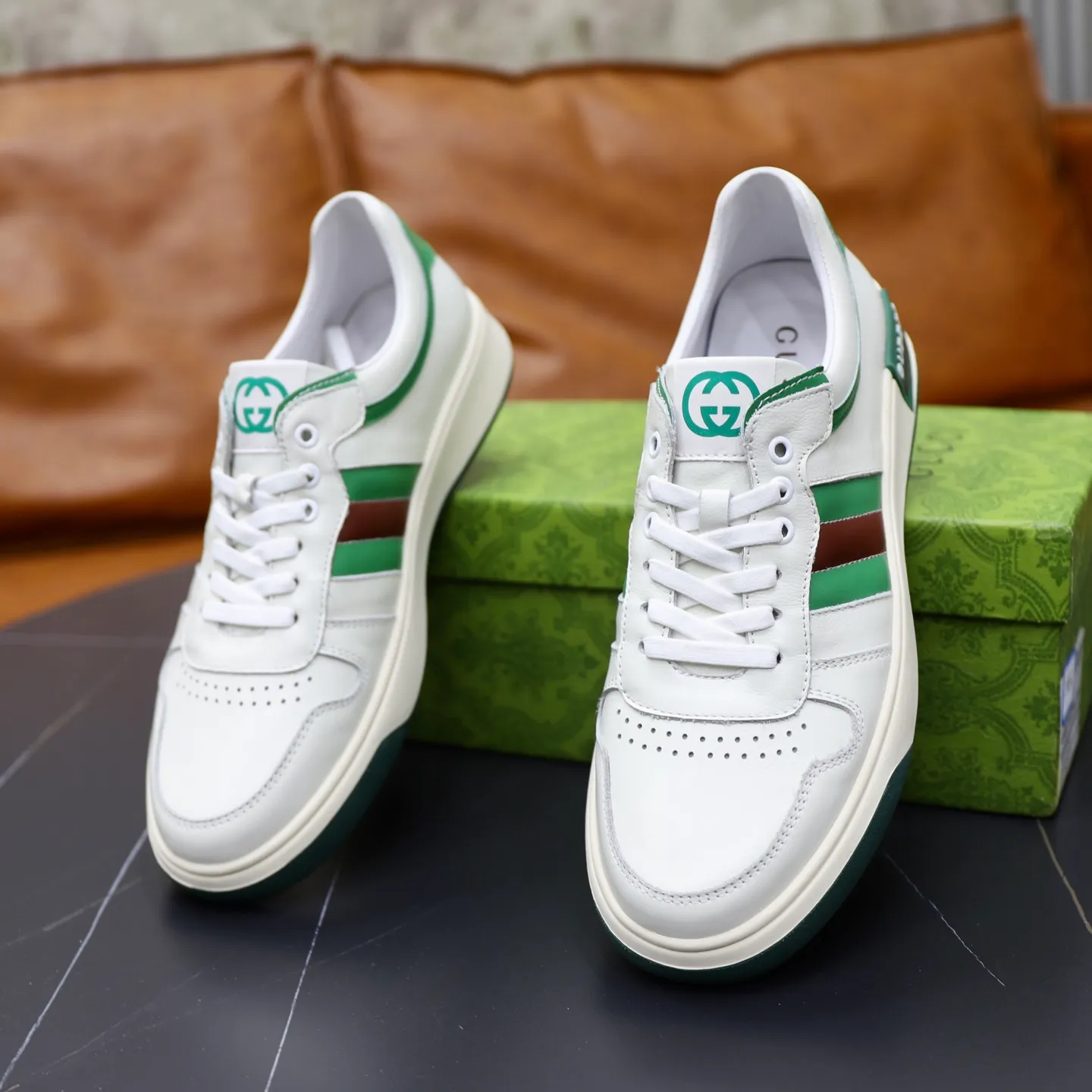 Ex-factory price: 440💰🙅‍♂️🙅‍♂️🙅‍♂️ Brand: Gucci GuCCI Standard code: 38-44 (45 customized) Grade: Same as the official website Material: Original leather splicing Comfortable and breathable pigskin lining Lightweight and wear-resistant sports outsole Style category: Men's fashionable casual shoes Running sneakers Distinguished luxury brand elements Top luxury Color: actual picture color